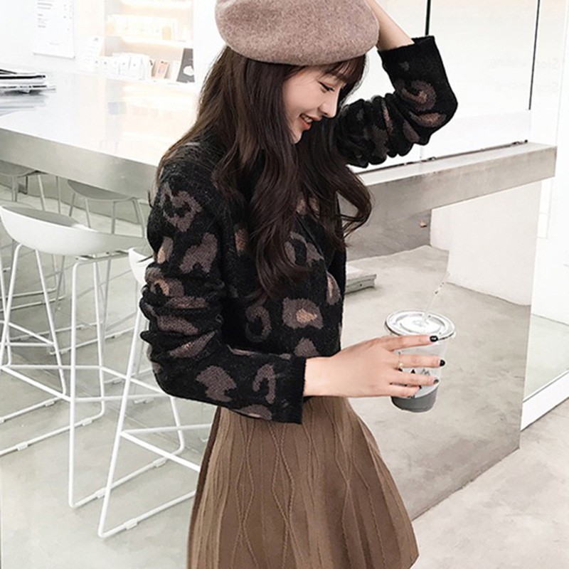 Áo thun tay dài cổ tròn hoạ tiết hoạt hình thiết kế ôm sát tôn dáng | BigBuy360 - bigbuy360.vn