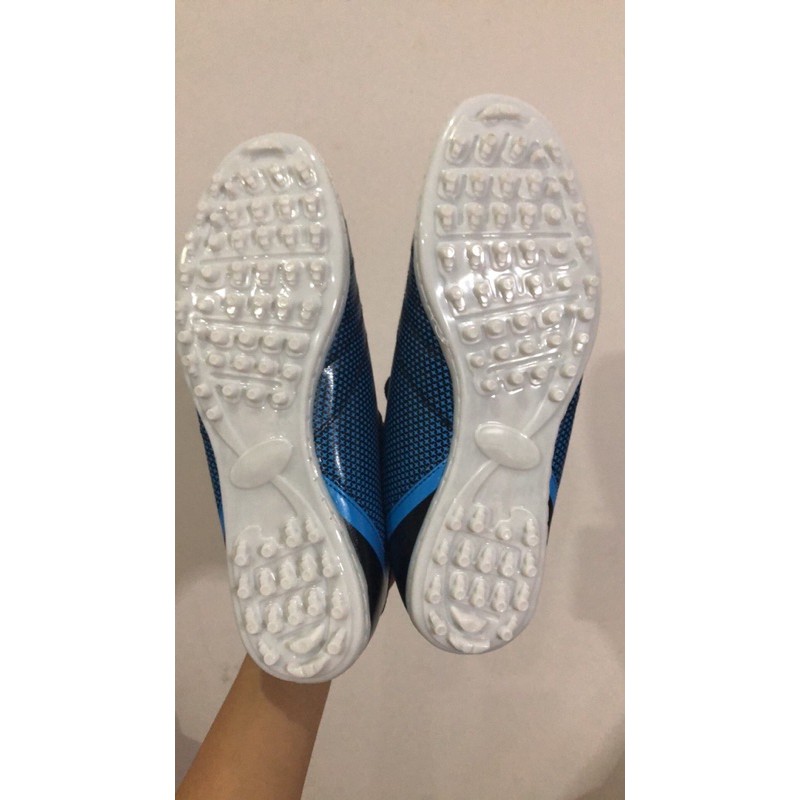 GIÀY ĐÁ BÓNG SÂN CỎ NHÂN TẠO THƯƠNG HIỆU WIKA ULTRA 4 XANH NGỌC