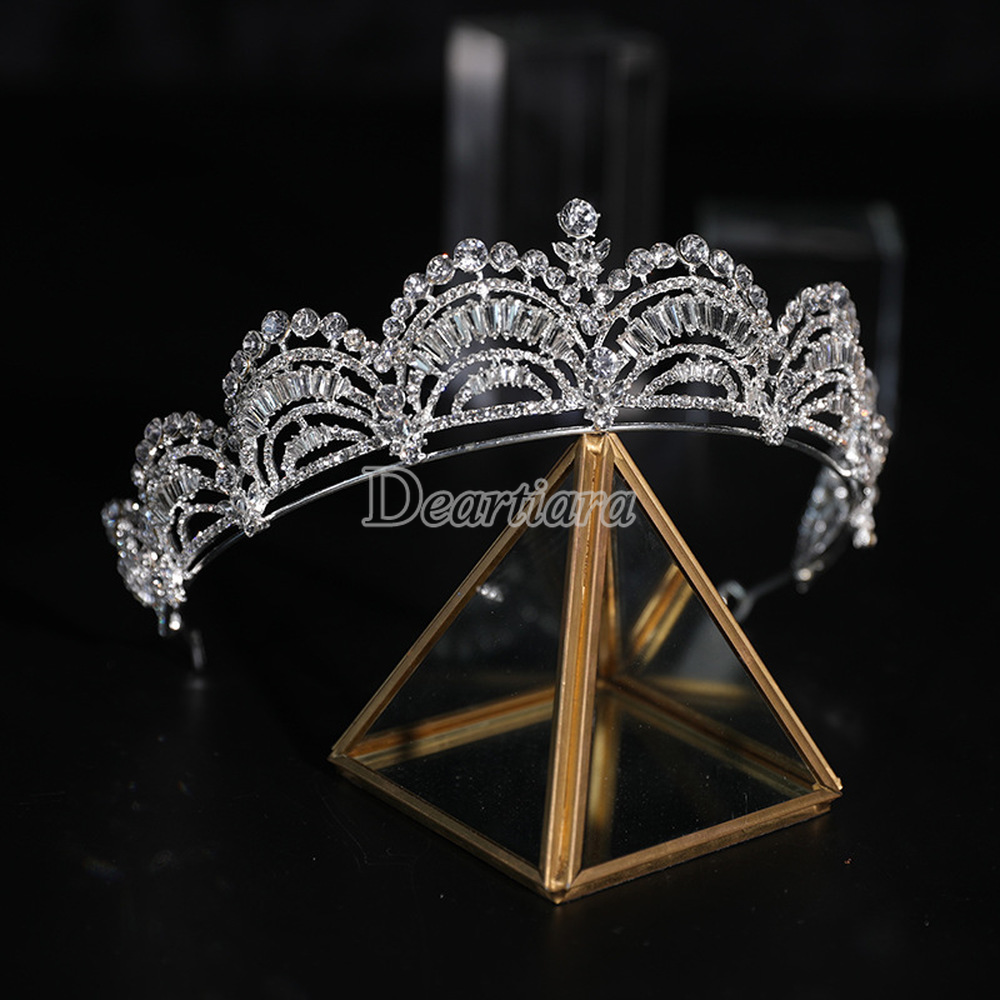 Cài tóc hình vương miện đính đá lấp lánh sang trọng dành cho cô dâu