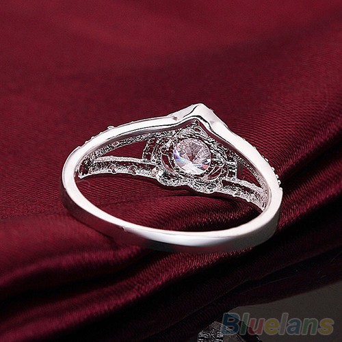 Nhẫn Cưới Bạc Hình Trái Tim Đính Pha Lê Size 8