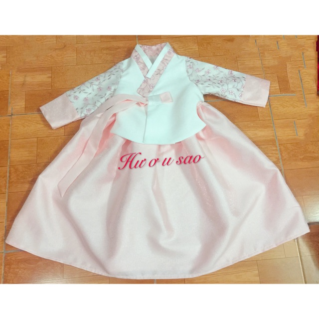 Hanbok hồng tay hoa