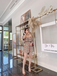 jum hoa trễ vai