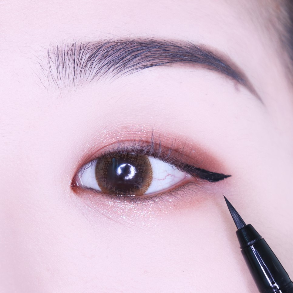 Bút Kẻ Mắt Dạ Dearmay Fixtay Brush Liner 0.5g