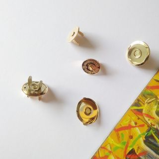 Nút hít nam châm loại tốt (5 bộ )