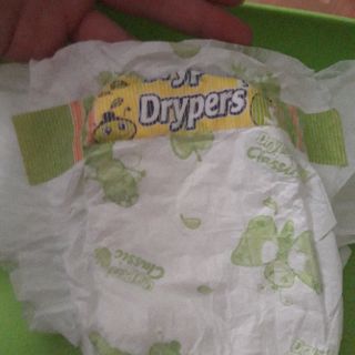 Combo 100 tã dán drypers classic S/M/L