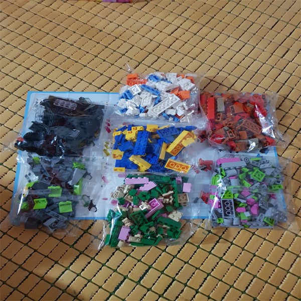 [SIÊU KHUYẾN MẠI] LEGO 1000 MẢNH CHI TIẾT (MÀU VÀNG)
