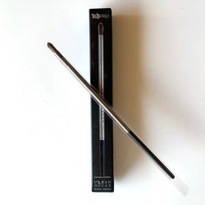 URBAN DECAY - Cọ mắt mảnh UD PRO E-212 Detailed Smudger Brush Authentic 100%