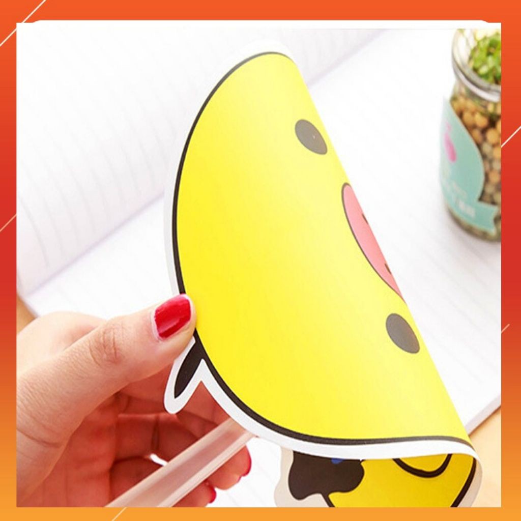 Quạt nhựa cầm tay dễ thương TẶNG móc treo cùng hình ở cán quạt | BigBuy360 - bigbuy360.vn