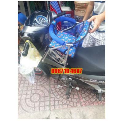 Ghế đi xe máy cho bé xếp gọn xe số