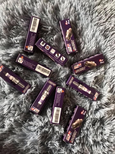 Bugi 3 chấu Uma Racing