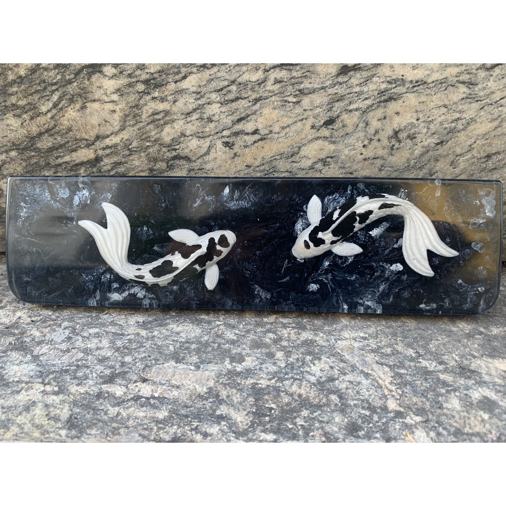 Kê tay cá Koi Trắng đen