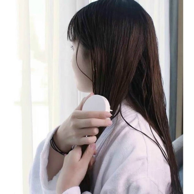 Lược gội đầu silicon muji mềm massage da đầu giảm rụng tóc kích thích mọc tóc matxa mát xa đầu Nhật