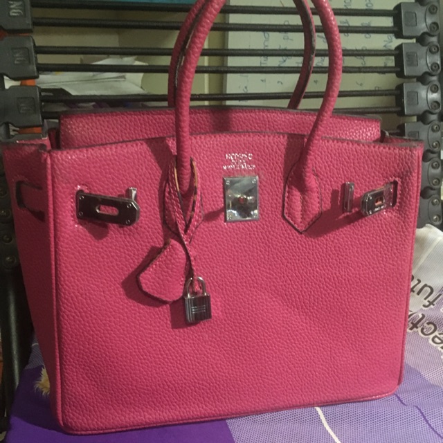 Thanh lý túi xách size 30