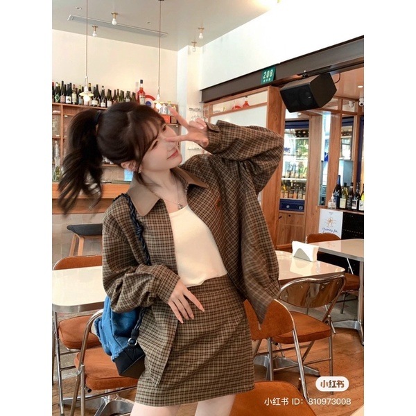 SET ÁO KHOÁC KÉO KÈM ÁO TRẮNG TRONG + CHÂN VÁY CARO NÂU