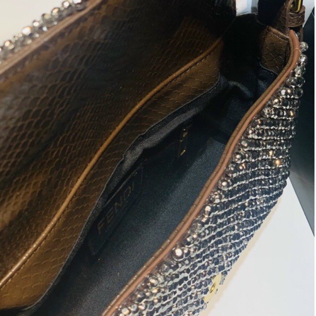 Túi xách kẹp nách Fen Đì đính đá lấp lánh