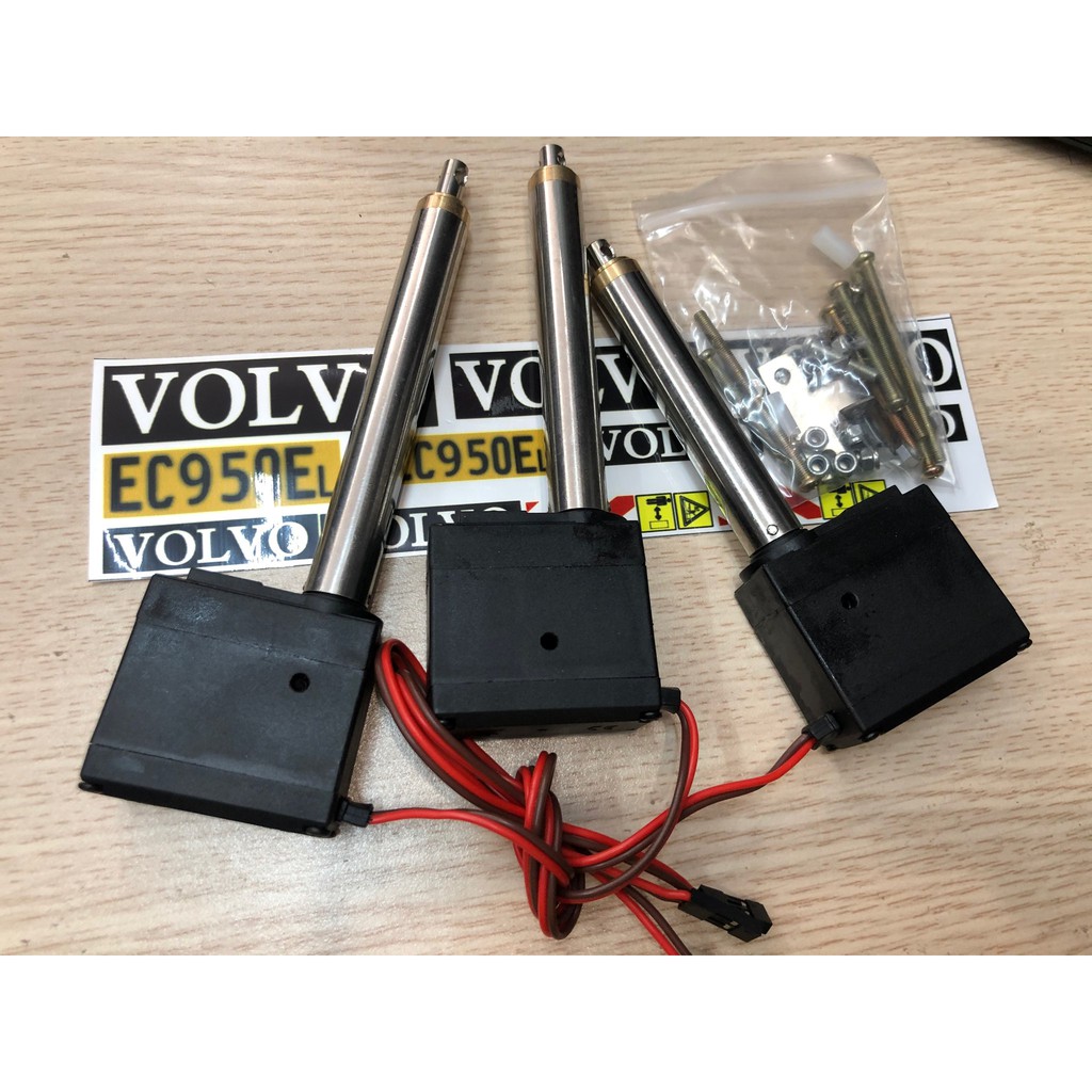 Xuongpinoto Trục vít nâng cấp máy xúc Huina 592 bản volvo bản trọn bộ giúp máy xúc chắc chắn hơn, xúc khối lượng cao hơn