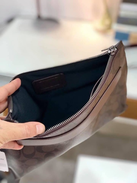 Clutch cầm tay đựng ipad