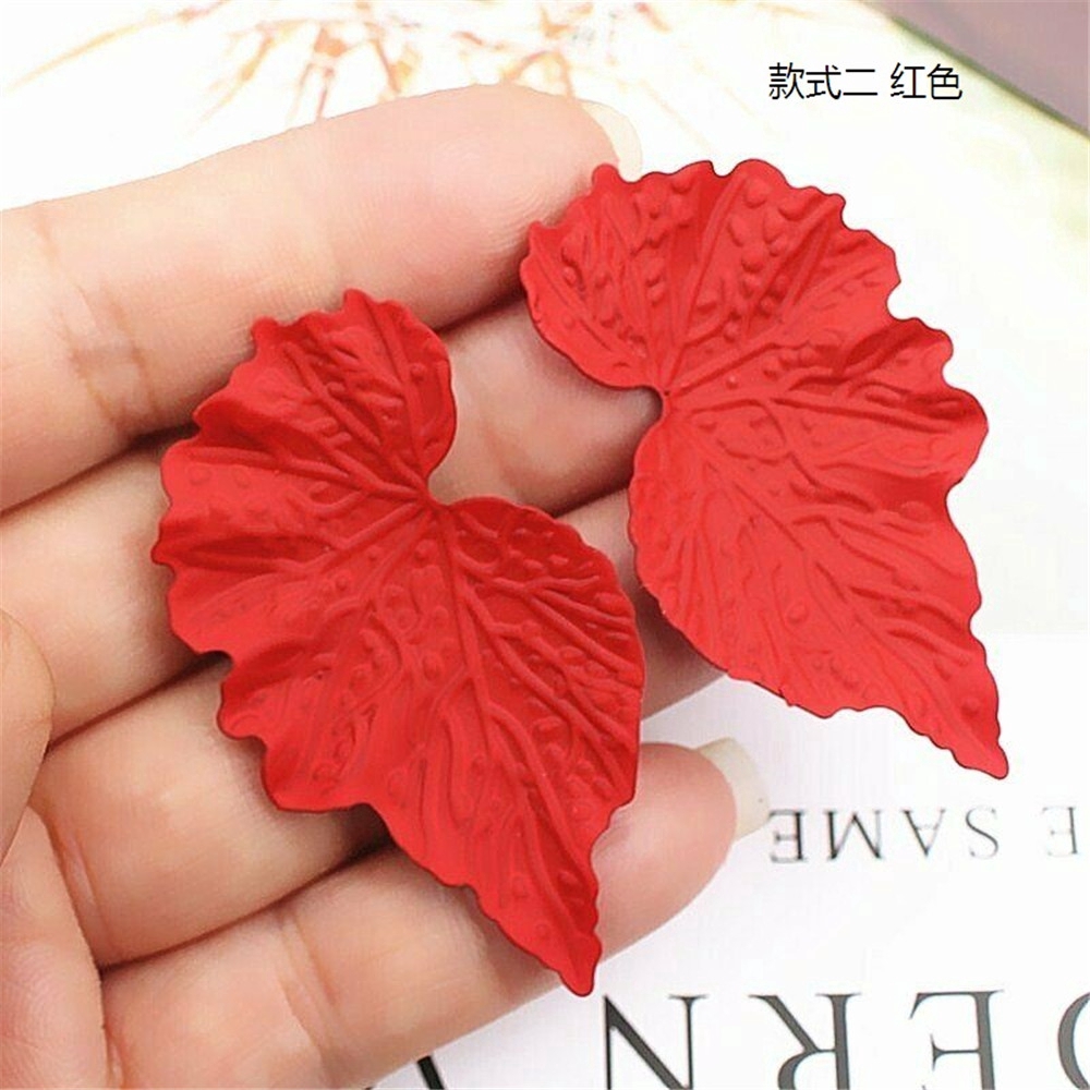 Bông Tai Dáng Dài Hình Chiếc Lá Và Trái Tim Phong Cách Hàn Quốc