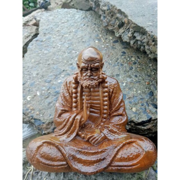 Đạt ma sư tổ ngồi thiền