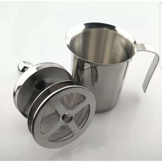 Ca đánh sữa lạnh latte.