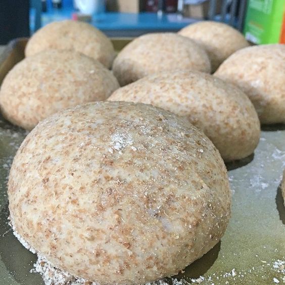 Bánh bao nguyên cám gà cay phô mai