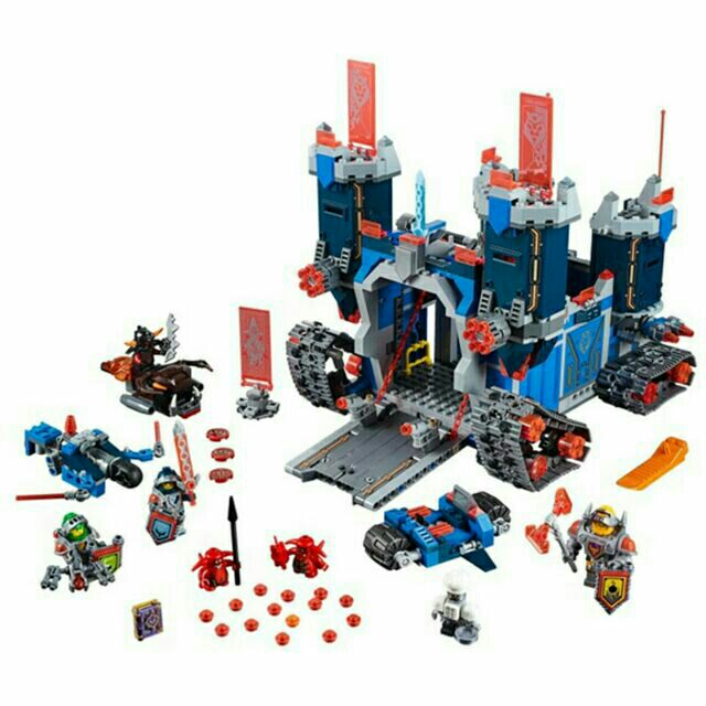 Lego Nexo Knights - Pháo Đài Hiệp Sĩ