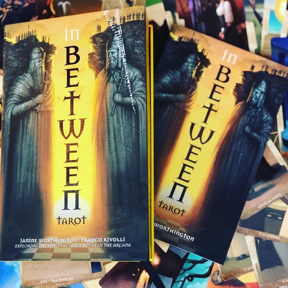 Bài In Between Tarot Kit