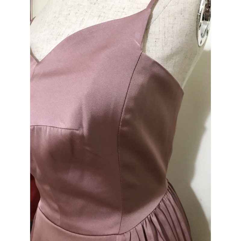 Mình pass đầm newtag ạ