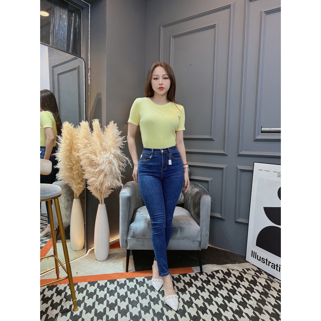 Áo thun trơn cổ tròn ngắn tay CRAZYTEEN ôm body AT0202 | BigBuy360 - bigbuy360.vn