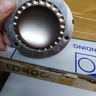 Côn loa titan 44.4 không cọc HK