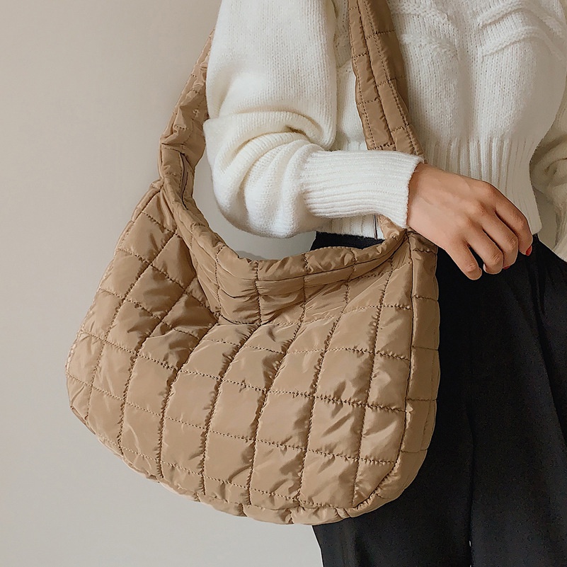 Túi đeo chéo cỡ lớn siêu nhẹ dễ phối đồ