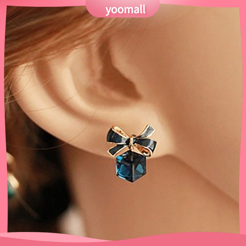 Khuyên tai đính đá pha lê phong cách quý phái dành cho nữ