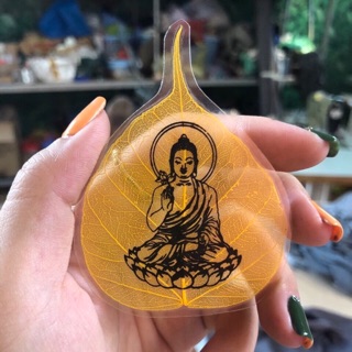 Lá Bồ Đề in hình Phật Thích Ca đã được gia trì có thể bỏ ví hoặc ốp điện thoại