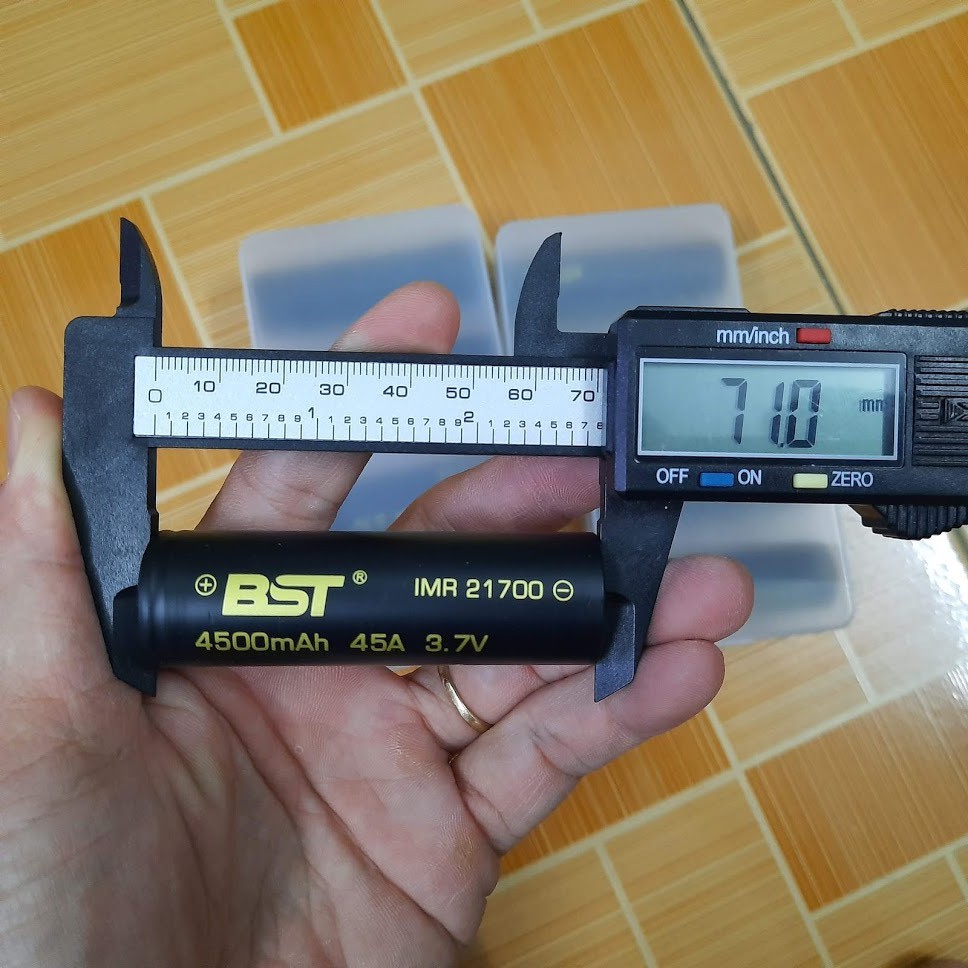 Pin 21700 BST 3.7v dung lượng 4500mah dòng xả 45A (pin mới)