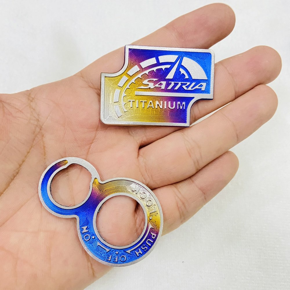 Combo tem titan dán ổ khóa kèm ốp nắp dầu titan cho xe SATRIA, RAIDER fi
