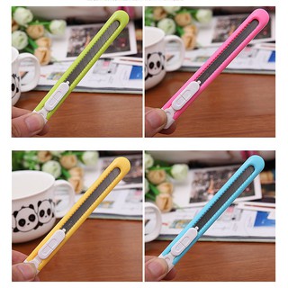 Dao rọc giấy Deli 2054