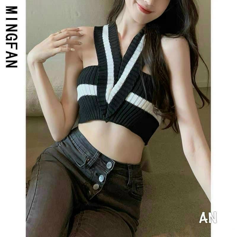 Áo len cổ yếm chéo pha màu Mã A62