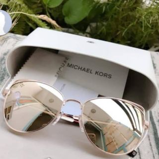 Pass kính michael kors chính hãng full box, sổ chính hãng 100%