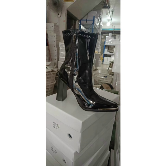[Sẵn ảnh thật] Giày boots cao gót nữ gầy nhưng đến đầu gối mùa thu mới sáng chế da cao gót mũi vuông giữa ống mỏng N96