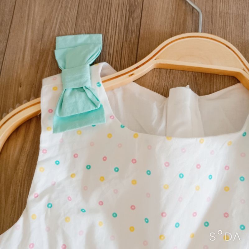 Váy bé gái chấm bi