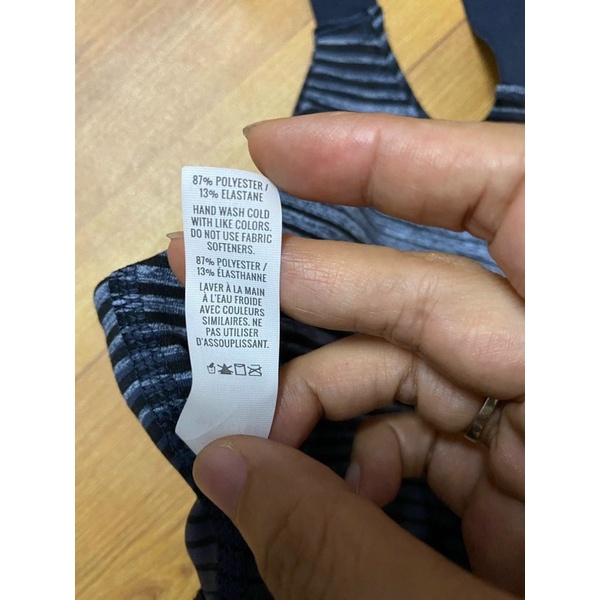 Áo Bra Thể Thao AERIE Sọc Ngang Hai Màu