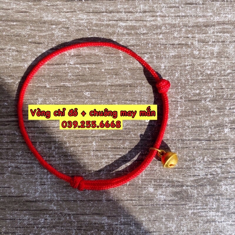 Vòng chỉ đỏ mix chuông bạc xi vàng tặng kèm hộp đựng