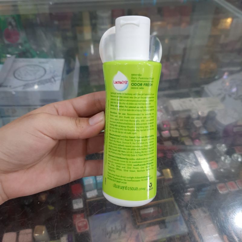 Dung dịch vệ sinh phụ nữ Lactacyd ngăn mùi 24 giờ 150ml