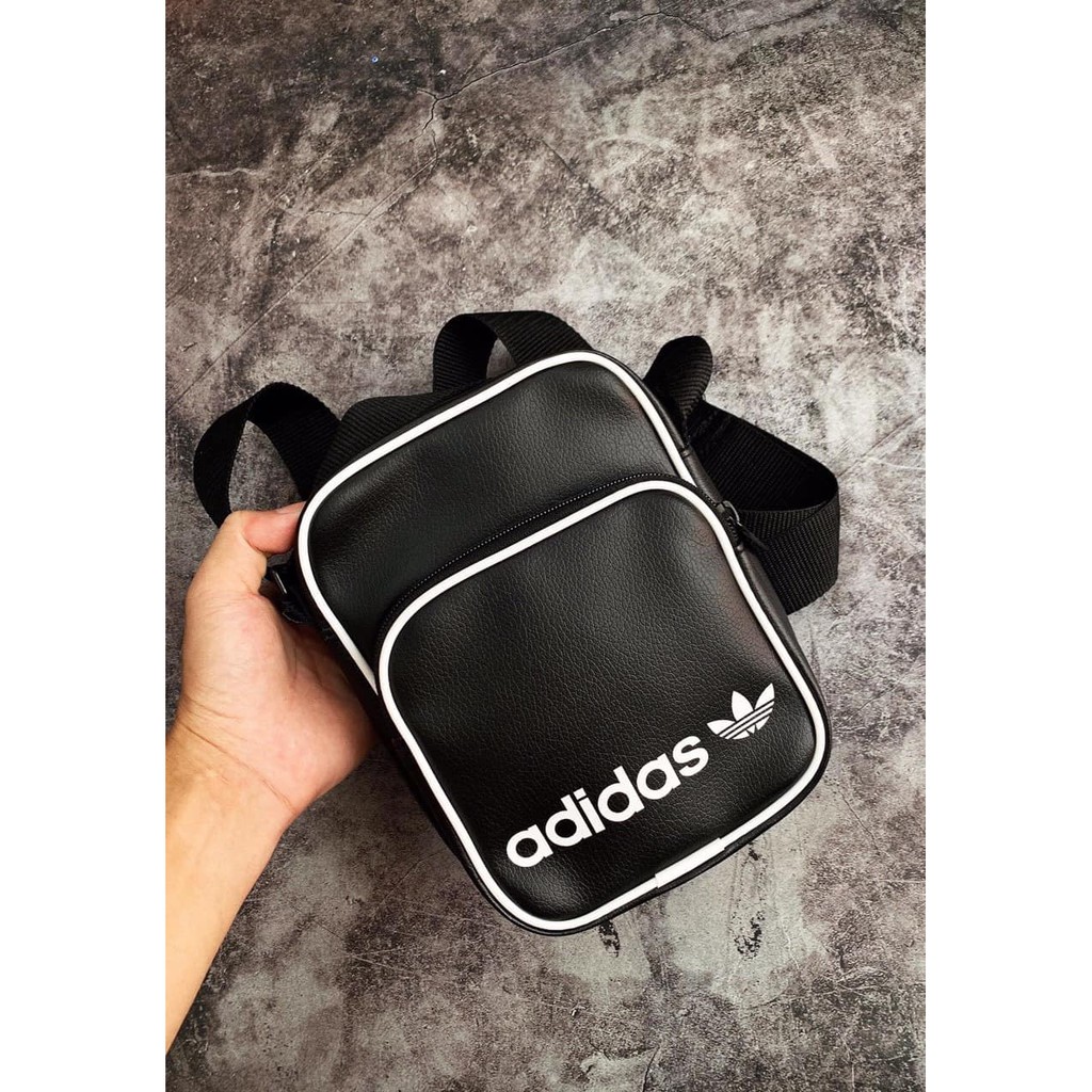 [Hàng Sẵn] Túi đeo chéo Xuất Dư Full túi tem tag Hai Màu Sành | BigBuy360 - bigbuy360.vn