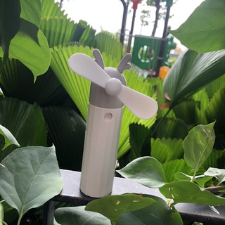 (BOM TẤN) Quạt cầm tay tích hợp phun sương siêu tiện lợi  CỰC MÁT.