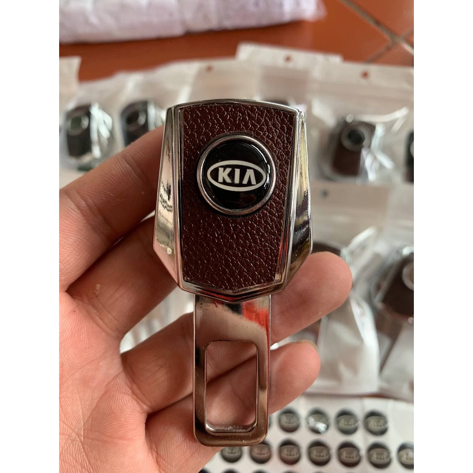 1 Chốt cắm đai an toàn, chốt chồng đai ngắt chuông cho ô tô - Có thể cắm nối tiếp - Chất liệu Da phối hợp kim không gỉ