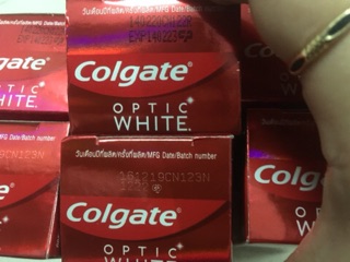 KEM ĐÁNH RĂNG COLGATE LÀM TRẮNG