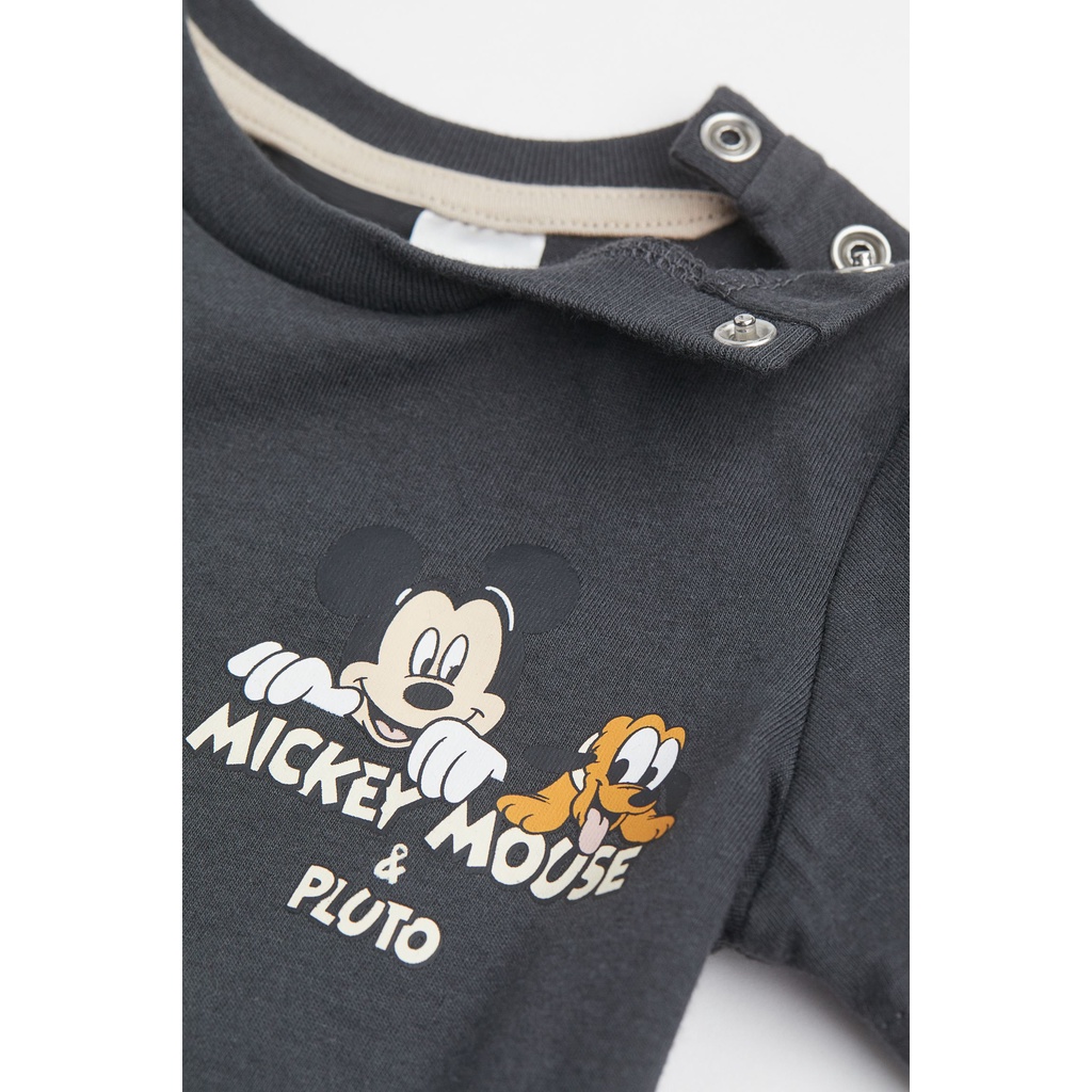 Sẵn set áo và yếm micke.y cho bé Hm UK