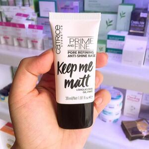 Kem lót kiềm dầu CATRICE keep me matt longlasting oil-free (màu trắng) 30ml - chumia