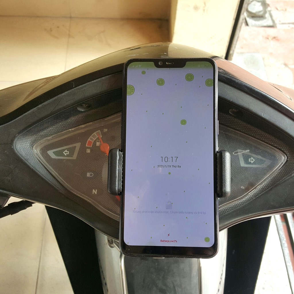Bộ gắn điện thoại vào mặt đồng hồ xe máy cho các bạn SHIPPER và các bạn chạy xe ôm công nghệ Grab, Bee, Gojek